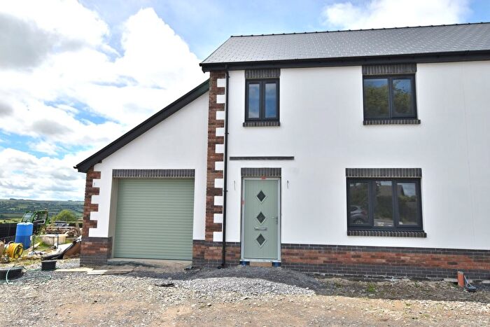 3 Bedroom Semi-Detached House For Sale In Llyn Y Fran Road, Llandysul, SA44