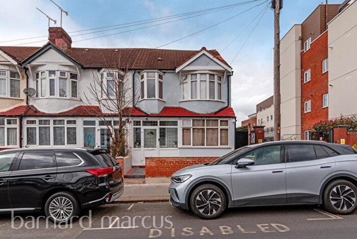 4 Bedroom End Of Terrace House For Sale In Midhurst Avenue, Croydon, CR0