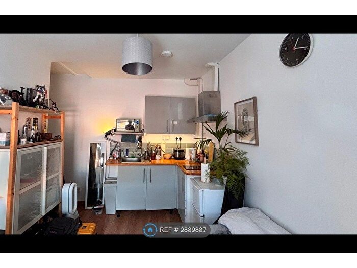 Studio To Rent In Grafton Road, London, NW5