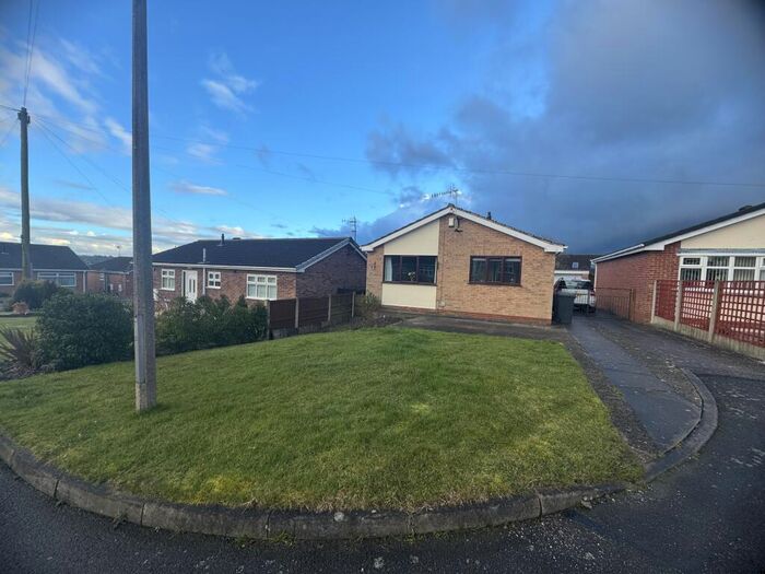 2 Bedroom Bungalow To Rent In Hazelwood Close, Newthorpe, Nottingham, NG16
