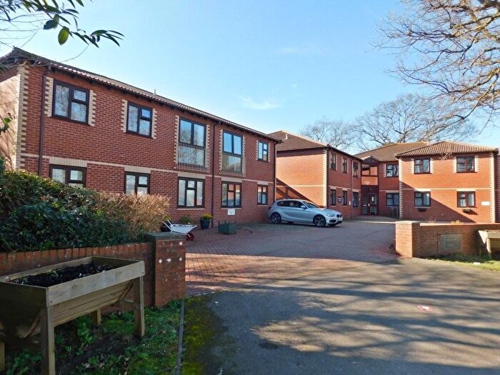2 Bedroom Retirement Property For Sale In Gosport Road, Stubbington, PO14