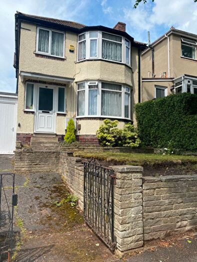 3 Bedroom Property To Rent In Hill Crest Grove, Birmingham, B44