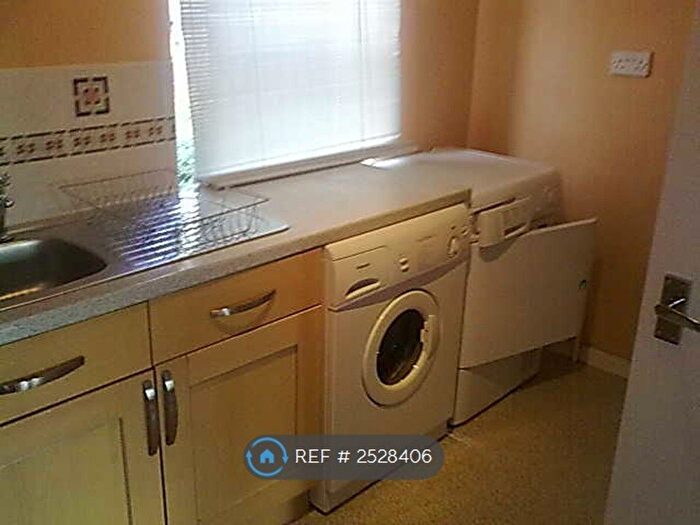 1 Bedroom Flat To Rent In Glimpsing Green, Erith, DA18