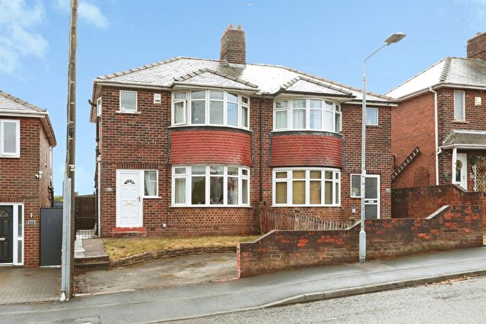 3 Bedroom Semi-Detached House For Sale In South Parade, Worksop, S81