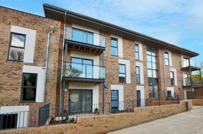 2 Bedroom Flat To Rent In Brockley Park, London, SE23