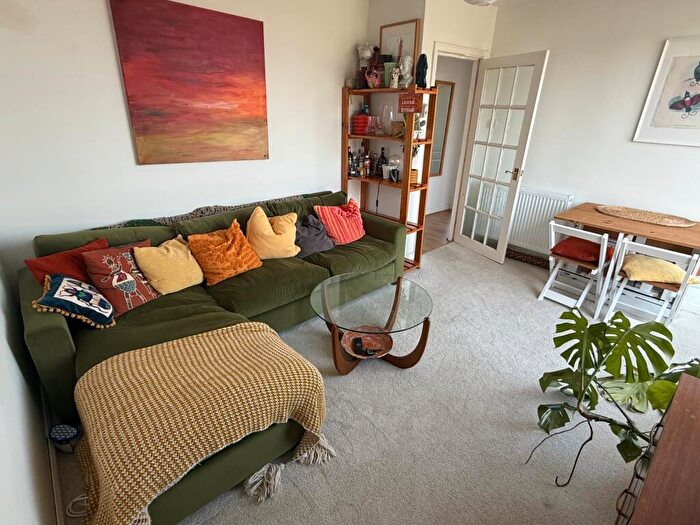 2 Bedroom Flat To Rent In Orchard Brae Avenue, Edinburgh, Midlothian, EH4