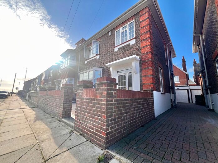 4 Bedroom Semi-Detached House To Rent In Burbidge Grove, Southsea, PO4