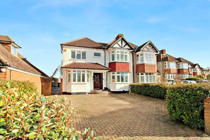 4 Bedroom Semi-Detached House To Rent In The Highway, Orpington BR6