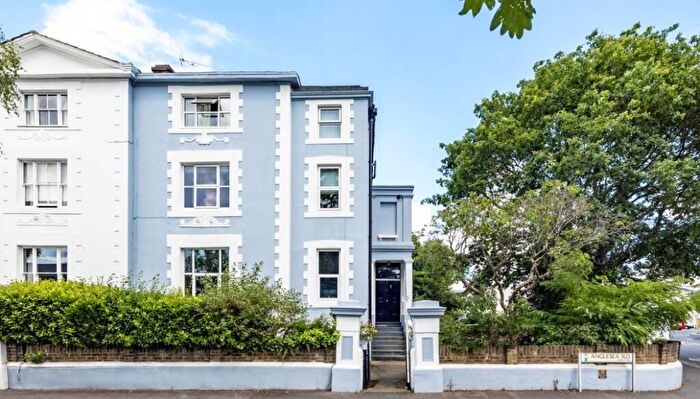 2 Bedroom Apartment To Rent In Anglesea Road, Kingston Upon Thames, KT1