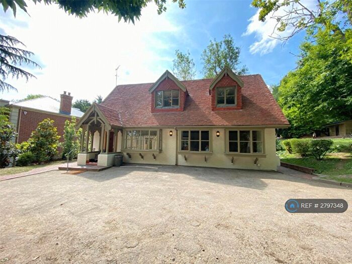 3 Bedroom Detached House To Rent In Rowhill Road, Dartford, DA2