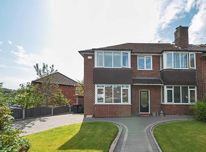 4 Bedroom Semi-Detached House For Sale In Lambton Road, Worsley, M28