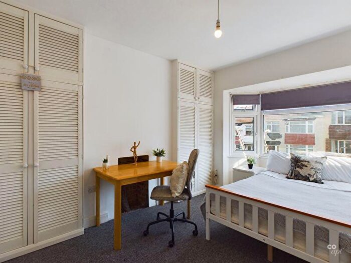 4 Bedroom Semi-Detached House To Rent In Crayford Road, Brighton, BN2