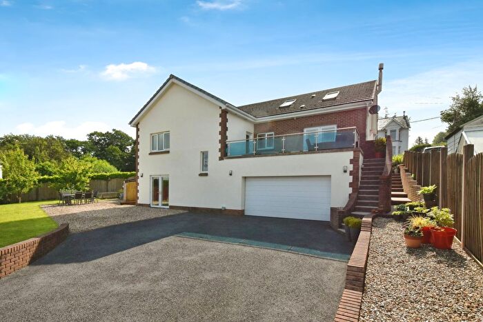 4 Bedroom Detached House For Sale In Parc Derwen, Garnswllt, Ammanford, Swansea, SA18