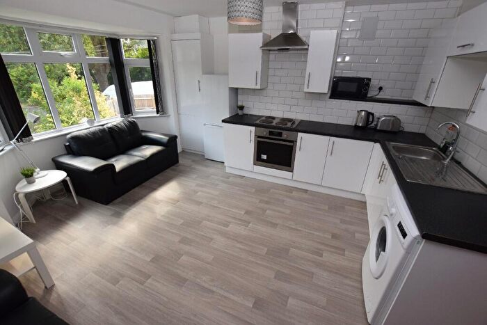 3 Bedroom Flat To Rent In London Road, Northampton, NN4