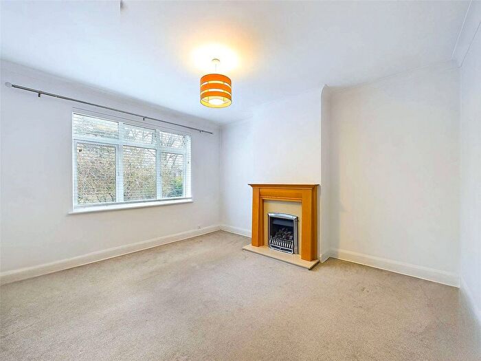 2 Bedroom Maisonette To Rent In Vale Close, Strawberry Vale, Twickenham, TW1