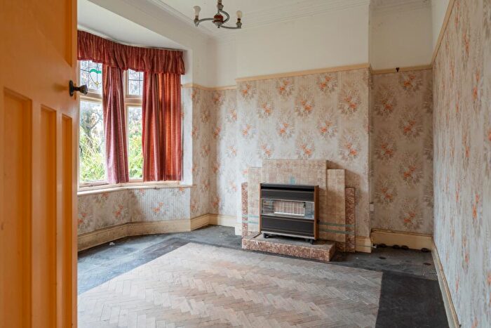 3 Bedroom Semi-Detached House For Sale In Ridgeway Drive, Newport, NP20