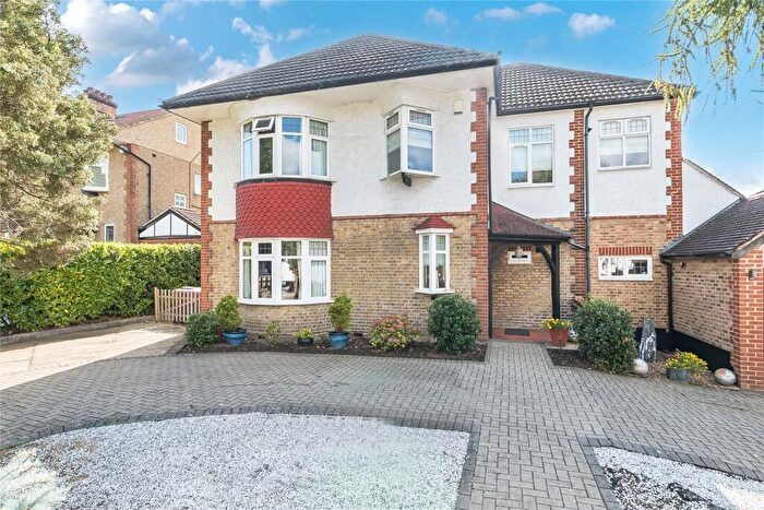 4 Bedroom Detached House For Sale In Bromley Avenue, Bromley, BR1