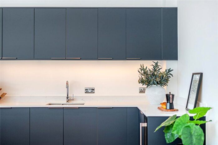 1 Bedroom Apartment For Sale In Blackfen Road, Sidcup, DA15