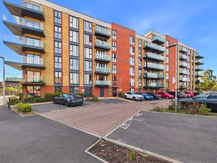 1 Bedroom Flat For Sale In Oscar Wilde Road, Reading, RG1