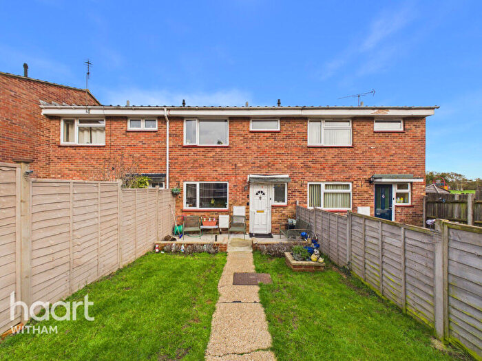 3 Bedroom Terraced House For Sale In Honeysuckle Way, Witham, CM8