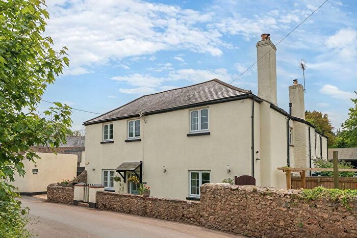 3 Bedroom Semi-detached House For Sale In Chudleigh, Newton Abbot, TQ13