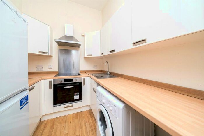 3 Bedroom Duplex To Rent In Drummond Cresecent, Euston, London, NW1