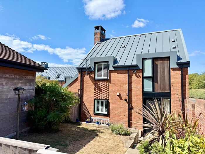 3 Bedroom Detached House For Sale In Hinton Farm Mews, Highcliffe On Sea, BH23