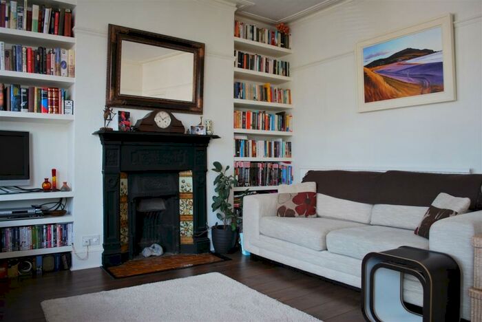 2 Bedroom Flat To Rent In Seymour Road, Harringay, London, N8