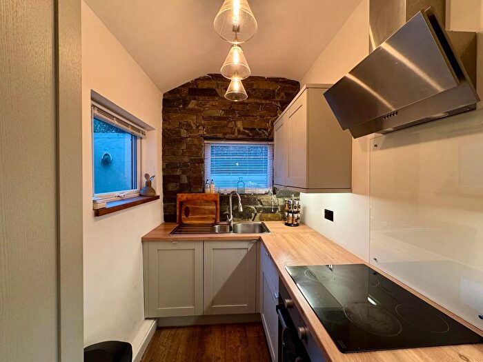 2 Bedroom End Of Terrace House For Sale In Lowerhouse Lane, Burnley, BB12