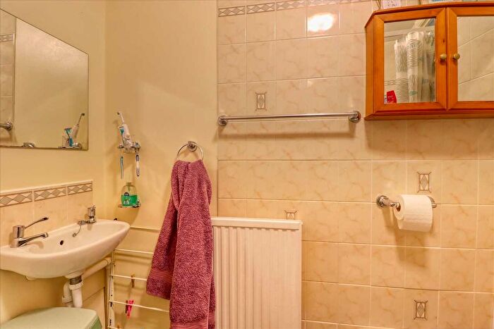 3 Bedroom Bungalow For Sale In Clays Road, Walton On The Naze, CO14