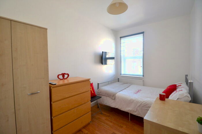 5 Bedroom Detached House To Rent In Watkin Street, City Centre, Nottingham, NG3