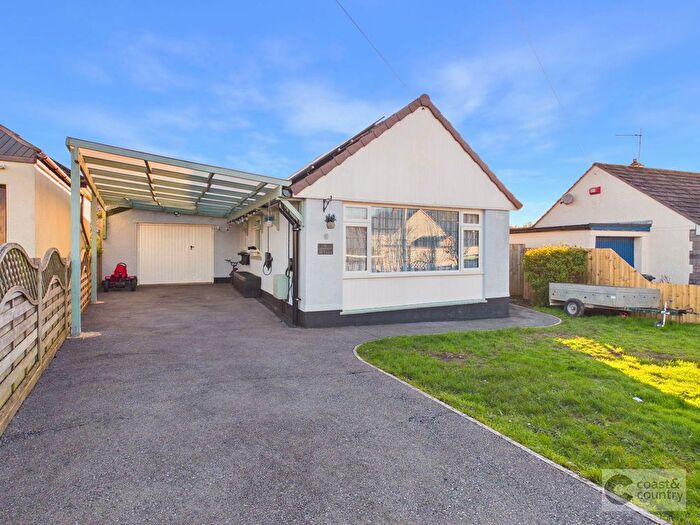 5 Bedroom Bungalow For Sale In Dornafield Close, Ipplepen, TQ12