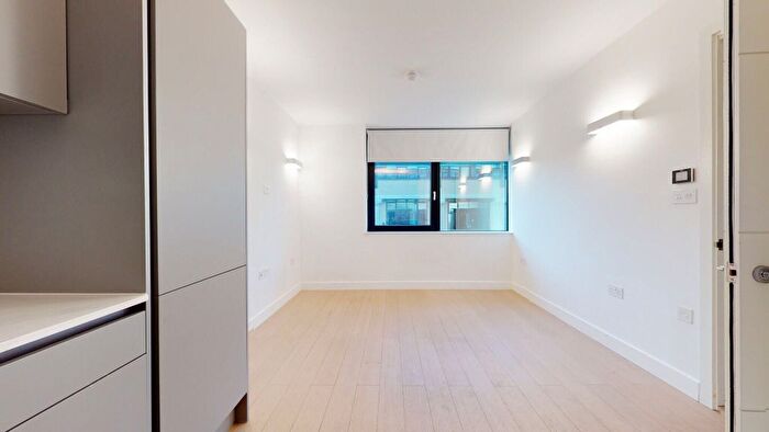 1 Bedroom Flat To Rent In New Horizons Court, Brentford, TW8