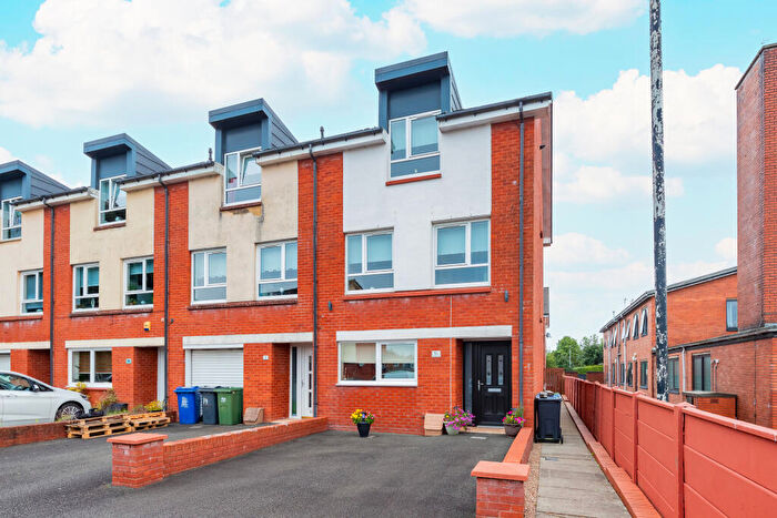 5 Bedroom Town House For Sale In Williamson Place, Johnstone, Renfrewshire, PA5