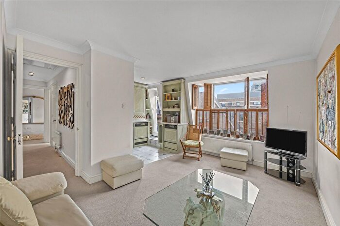 1 Bedroom Flat For Sale In Pied Bull Court, Galen Place, Bloomsbury, London, WC1A