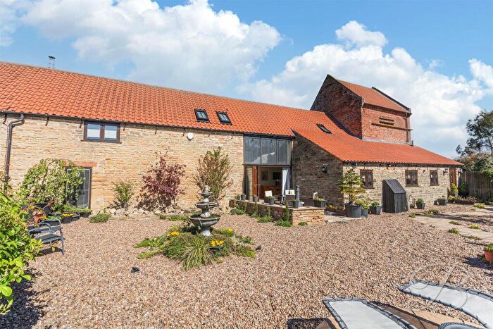 3 Bedroom Barn Conversion For Sale In Penniment Lane, Mansfield, NG19