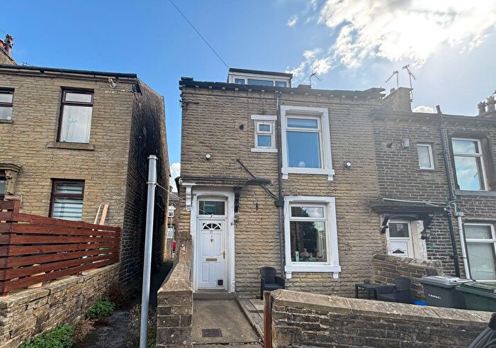 2 Bedroom Terraced House For Sale In Albert Street, Thornton, BD13