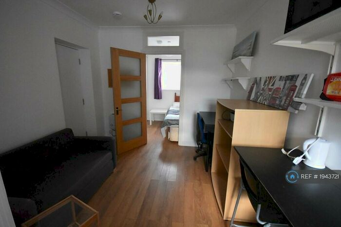 Studio To Rent In Lilac Road, Southampton, SO16
