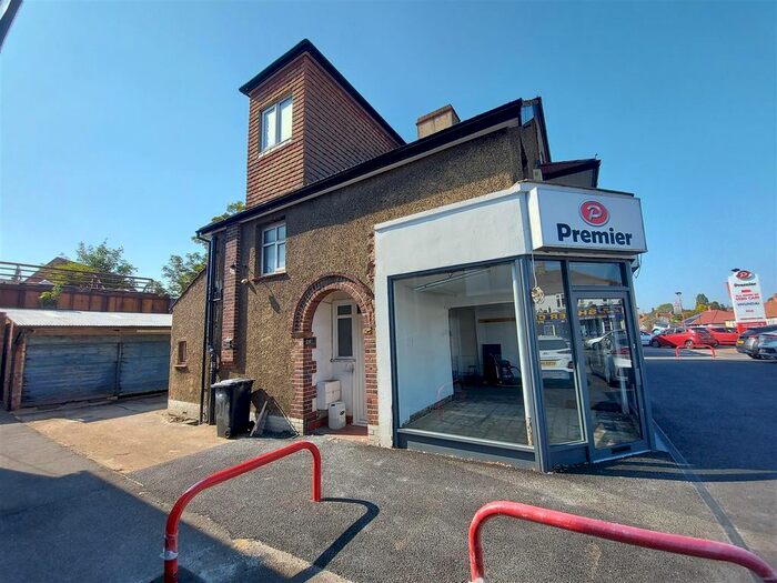 3 Bedroom Maisonette To Rent In Blackfen Road, Sidcup, DA15