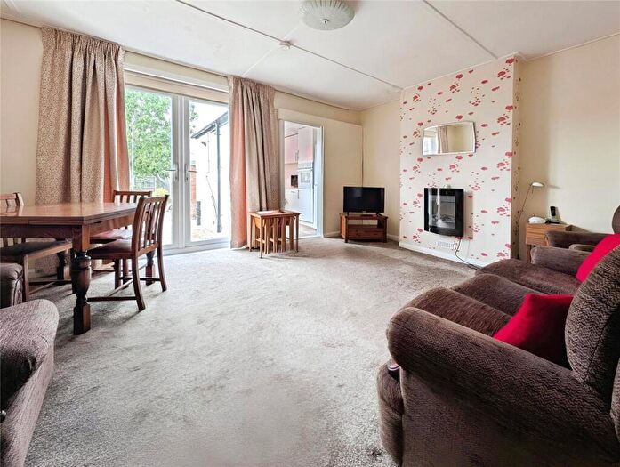 3 Bedroom End Of Terrace House For Sale In Cecil Avenue, Sheerness, Kent, ME12