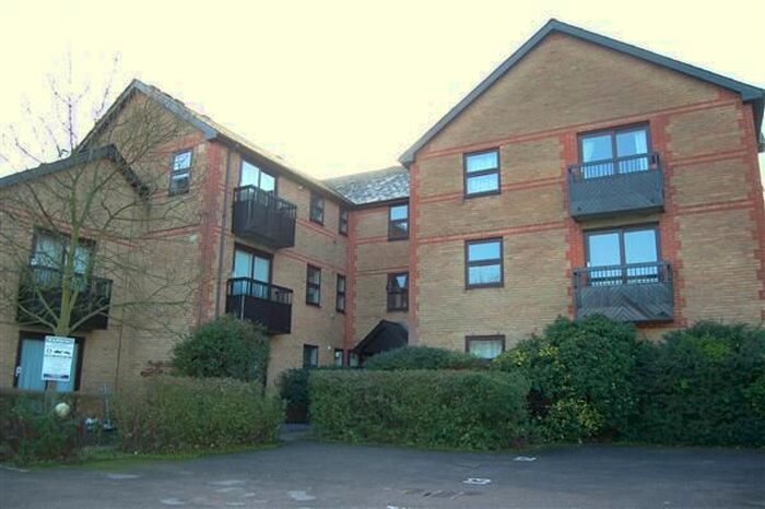 1 Bedroom Flat To Rent In Queens Road, London, SW19