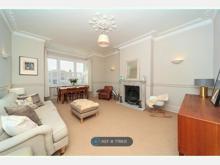3 Bedroom Flat To Rent In Hove, Hove, BN3