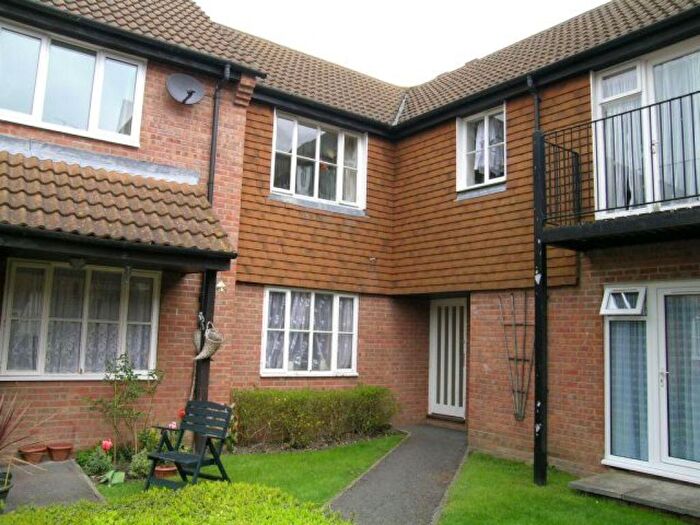 1 Bedroom Flat To Rent In Wiltshire Close, Hungerford, RG17