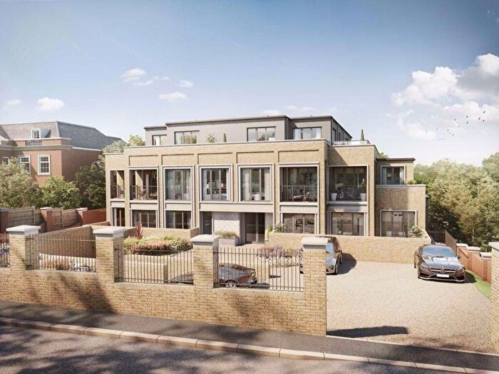 2 Bedroom Flat To Rent In Cockfosters Road, Cockfosters, EN4