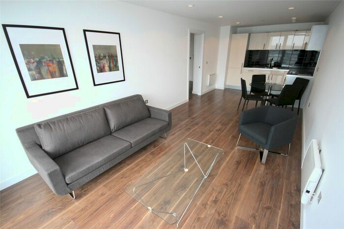 2 Bedroom Flat To Rent In Number One, Media City Uk, Salford, M50