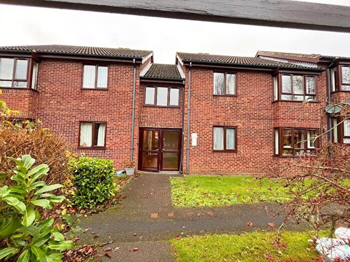 2 Bedroom Flat For Sale In St. Pauls Close, Oadby, Leicester, Leicestershire, LE2