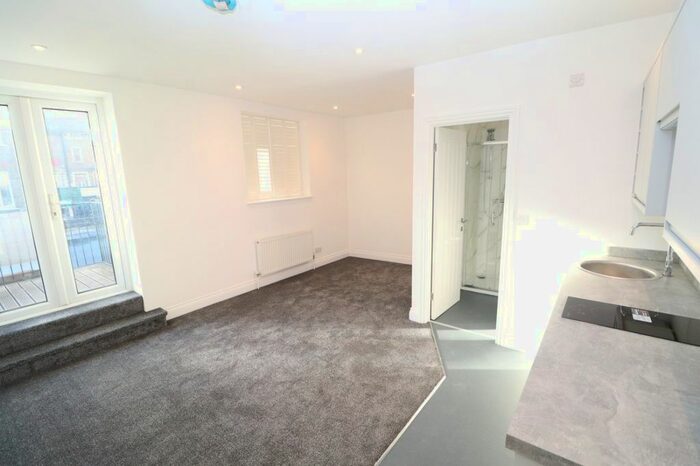 Studio To Rent In High Street, Beckenham, BR3