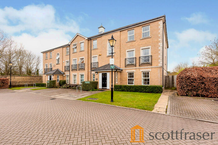 2 Bedroom Flat To Rent In Mandelbrote Drive, Littlemore, OX4