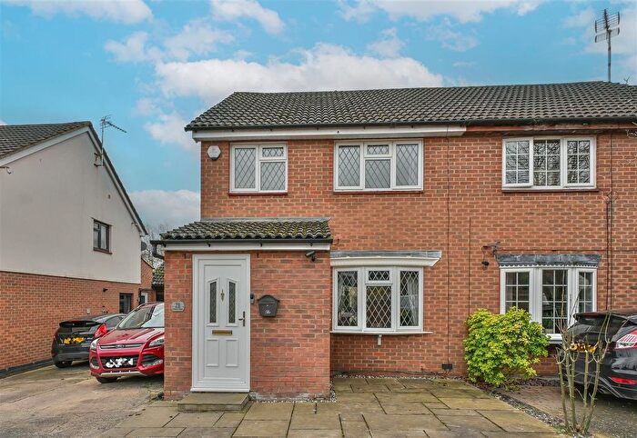 3 Bedroom Property For Sale In Spalt Close, Hutton, Brentwood, CM13