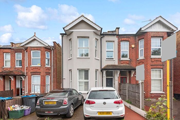 3 Bedroom Flat To Rent In Gap Road, Wimbledon, SW19